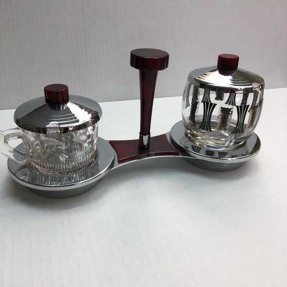 Vintage Bakelite glassware tray set - Picture 3 of 6